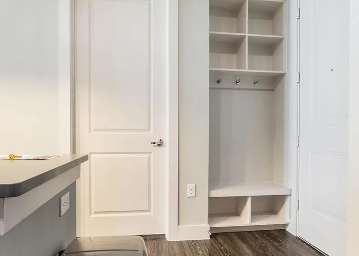 Landing Modern With Amazing Amenities *